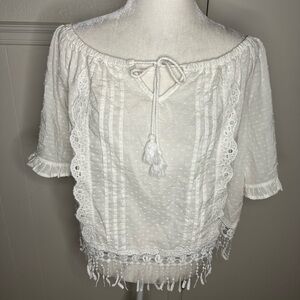 Rock in C Chic White Lace Blouse with Delicate Embroidery size M
